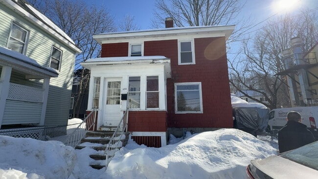Building Photo - Charming 3-Bed Home with Gleaming Hardwood Floors in Westbrook – Your Cozy Retreat Awaits!