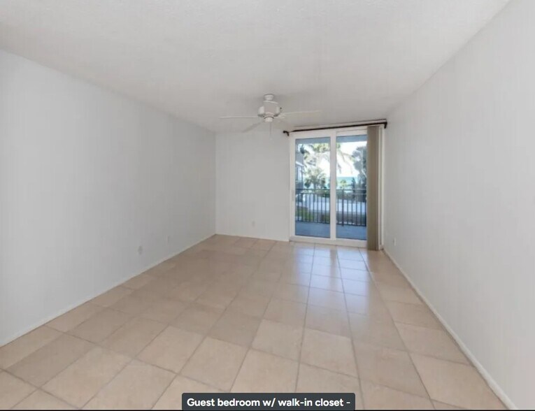 Guest Bedroom w/ walk-in closet - 4822 Ocean Blvd