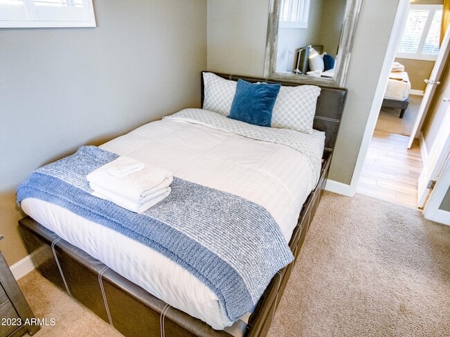 Building Photo - 2301 N 81st Pl