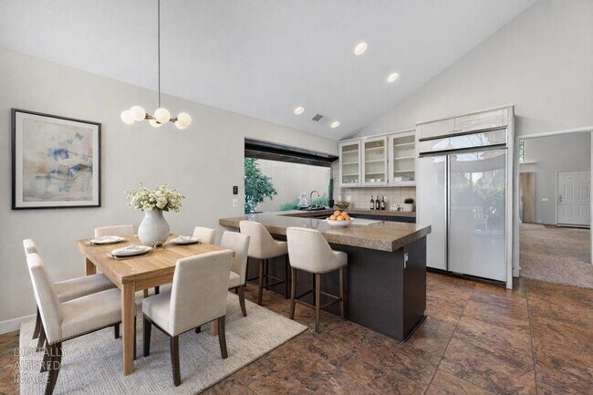 Building Photo - Gold River 2 Bedroom / Den, 2 Bathroom 1,600 Sqft. with Pool and Clubhouse For Lease.