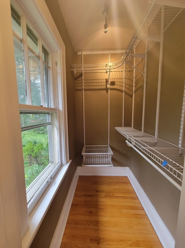 Building Photo - 112 Alden St