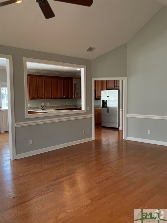 Building Photo - 108 Sullivan Pl