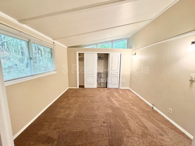 Building Photo - 435 Sherwood Rd