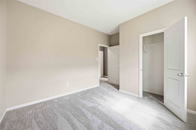Building Photo - 22530 Threefold Ridge Dr