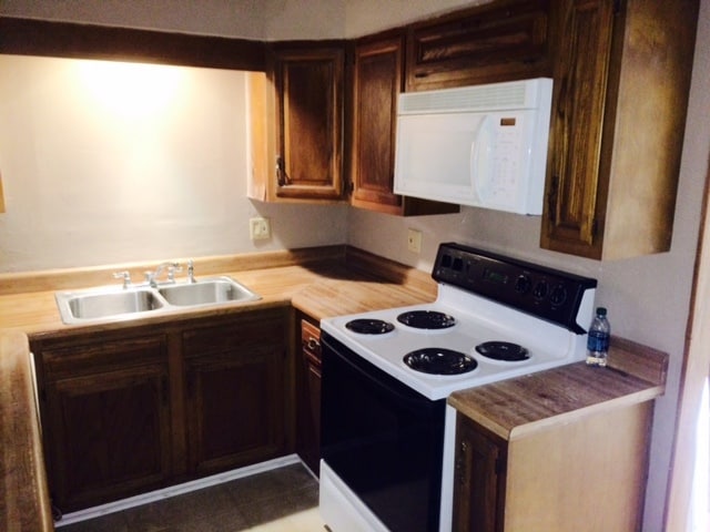 Building Photo - 54 Oakland St