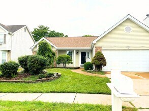 Building Photo - Stunning 3 Bed 3 Bath Ranch In Chesterfiel...