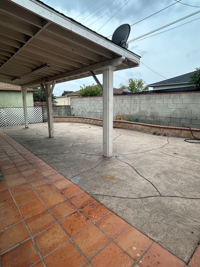 Building Photo - Spacious 4-Bedroom House for Rent in Monterey Park Quiet Neighborhood