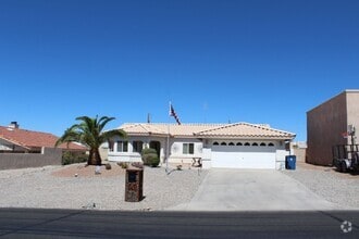 Building Photo - Long Term 3 Bed 3 Bath Pool Home!! Furnish...