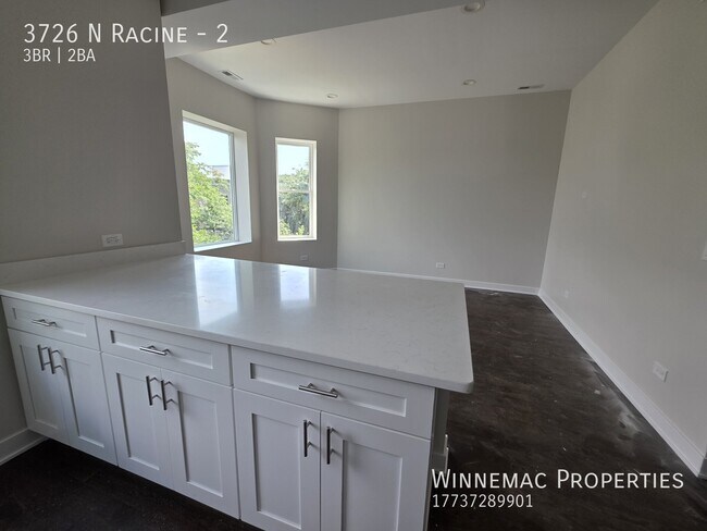 Building Photo - 3726 N Racine Ave