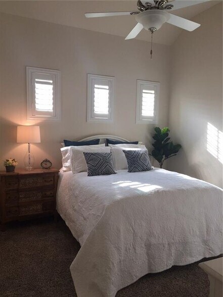 Building Photo - 915 Enchanted Wood Dr