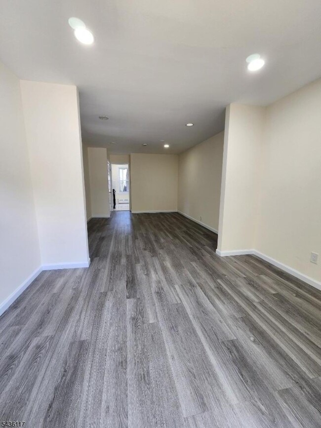 Building Photo - 32 Edisonia Terrace
