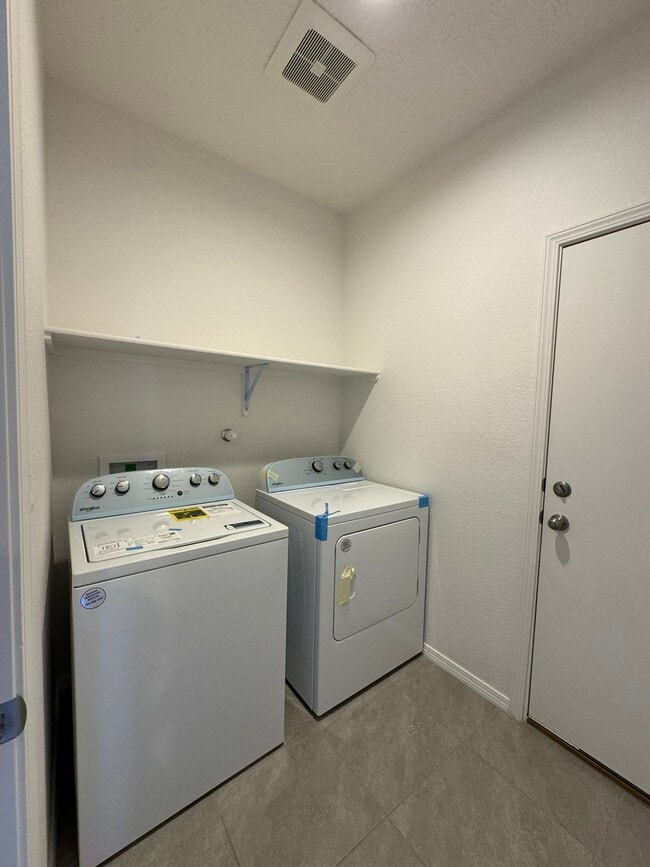 Building Photo - 752 Amatista Lp SE