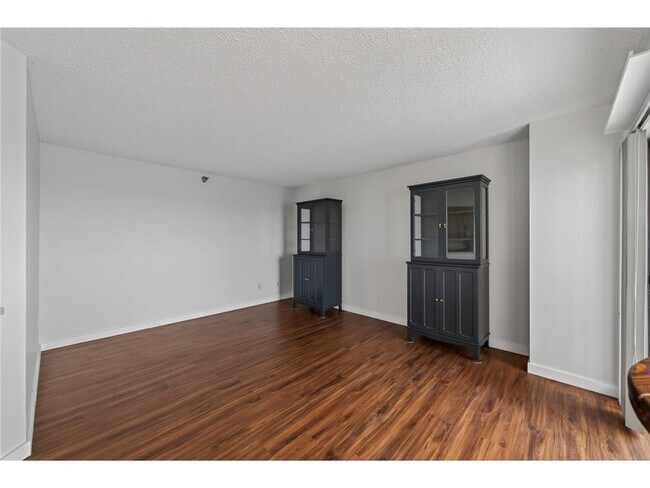 Building Photo - 78 10th St E