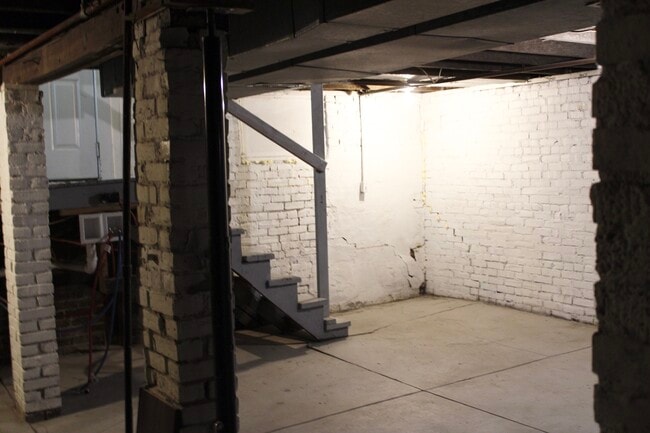 Building Photo - 208 S Prospect Ave