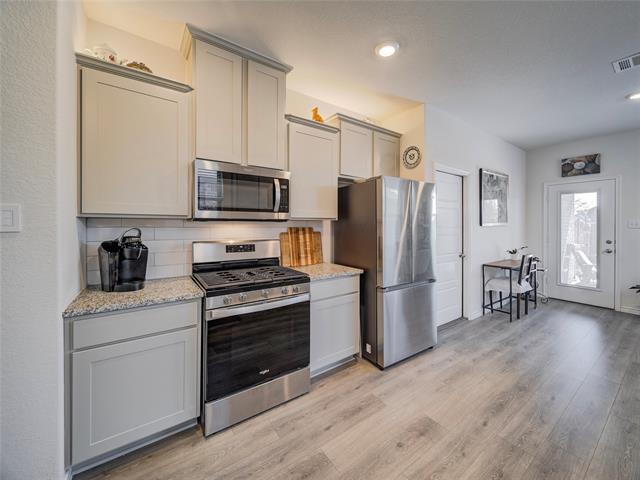 Building Photo - 1520 Saratoga Ave