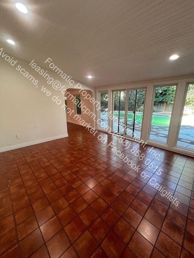 Building Photo - 629 Bellaire St