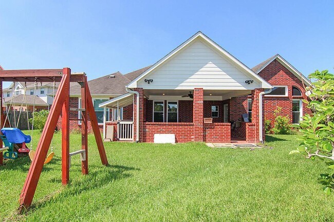 Building Photo - 2758 Laguna Pointe Dr