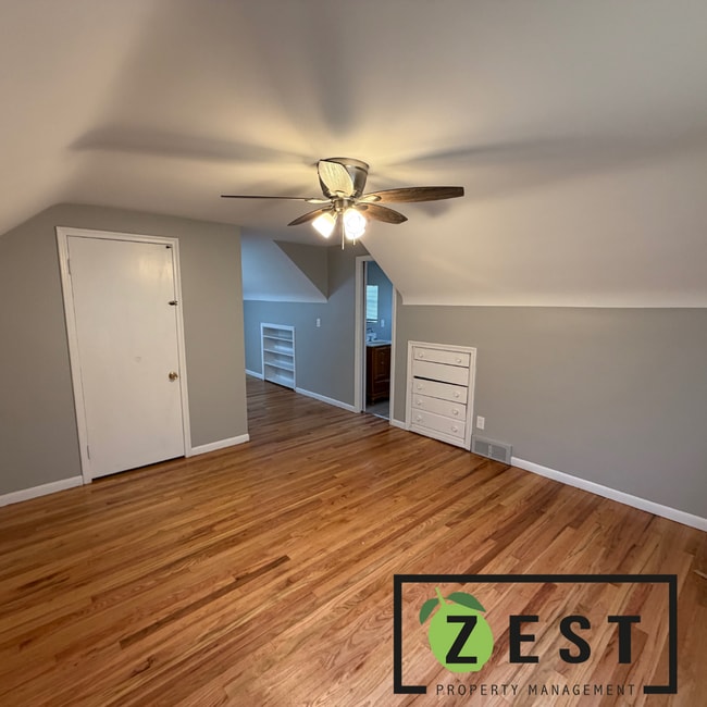 Building Photo - Gorgeous 3 BED 1.5 BATH - Only $1700/mo