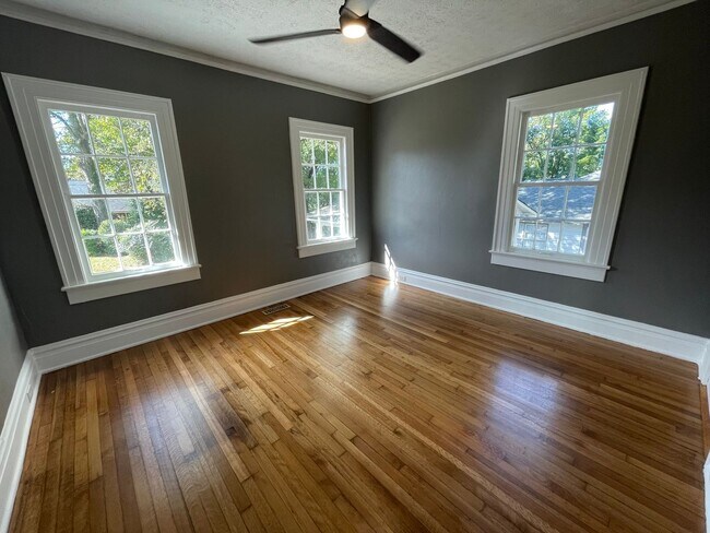 Building Photo - Updated 3/2 House in Old East Rome $1,895