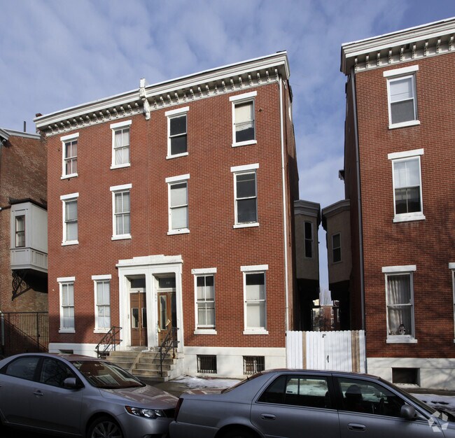 Primary Photo - 1621 Green St