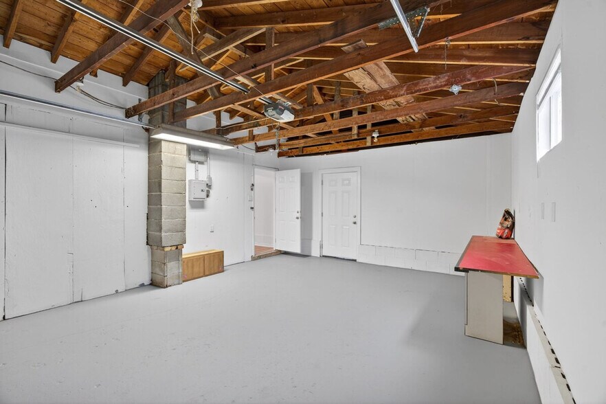 Building Photo - 444 Rosedale Terrace