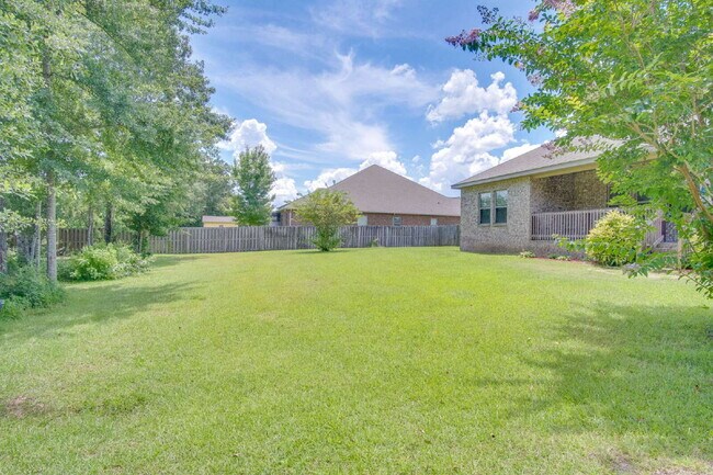 Building Photo - Spacious 4BR Pool Home with Modern Upgrade...