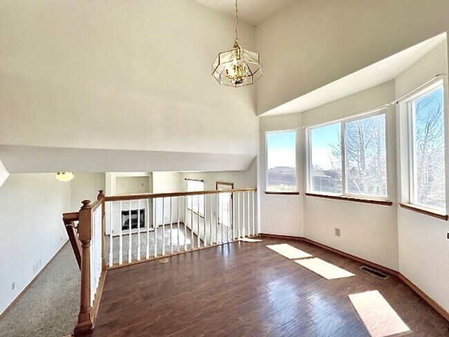 Building Photo - 4 Bedroom Home in Pronghorn Glen with Mountain Views
