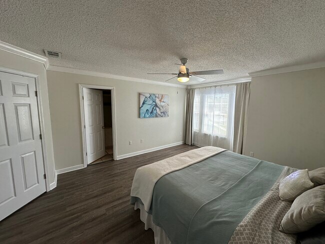 Building Photo - 268 Twin Lakes Ln