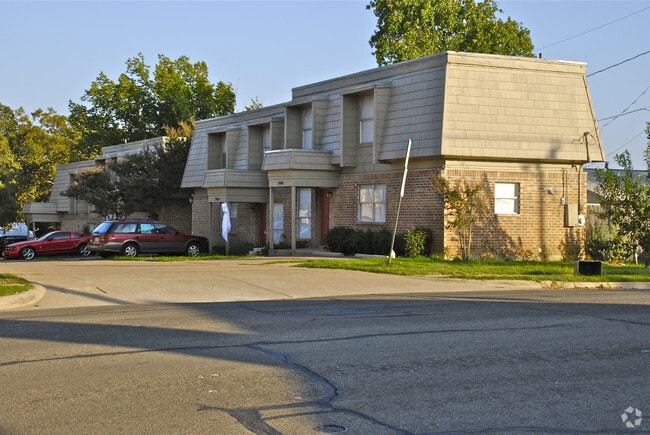 Building Photo - 6 Duplexes