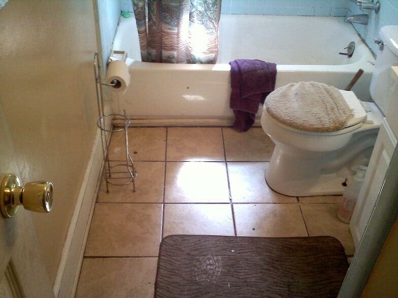 Building Photo - 2051 Martin Luther King Dr Lumberton, NC 28358