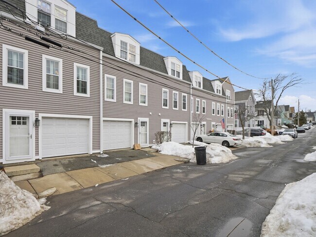 Building Photo - 25 Stock St