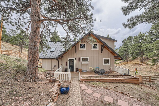 Building Photo - Mountain Retreat: Fully Furnished 3 BDR Home with Sauna
