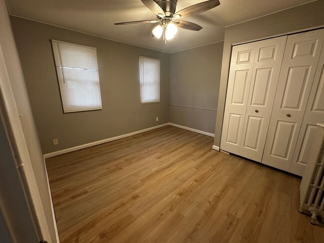 Building Photo - Great Home in Groose pointe $300 OFF MOVE ...