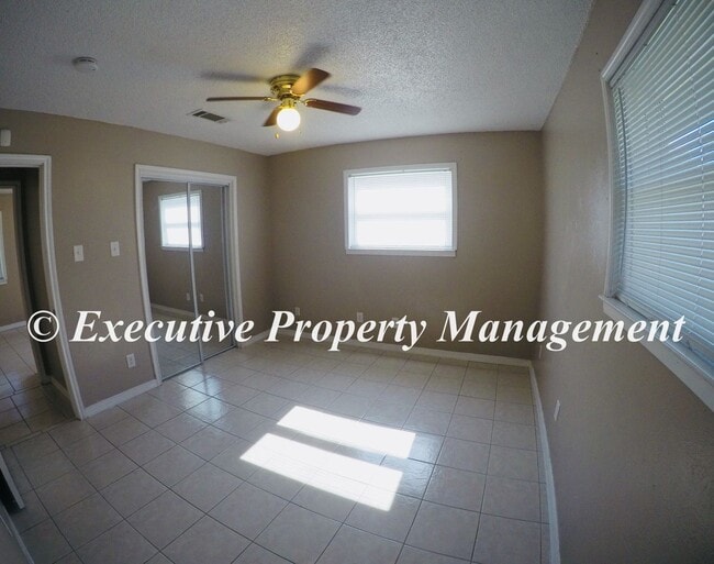 Building Photo - 908 Deorsam Dr