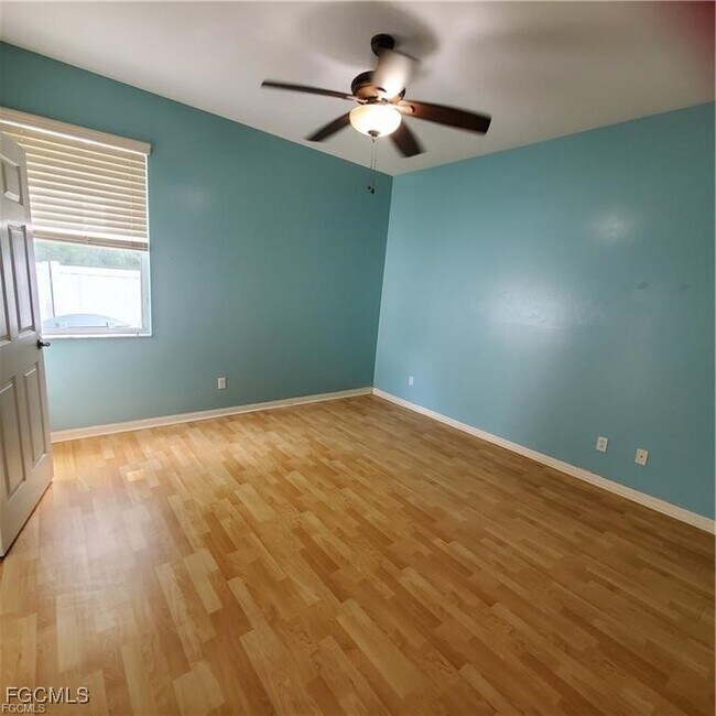Building Photo - 3616 Pine Oak Cir