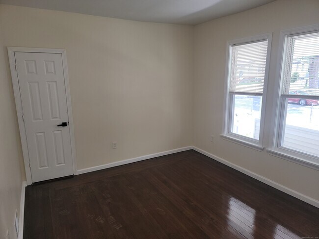 Building Photo - 147 Edgewood St