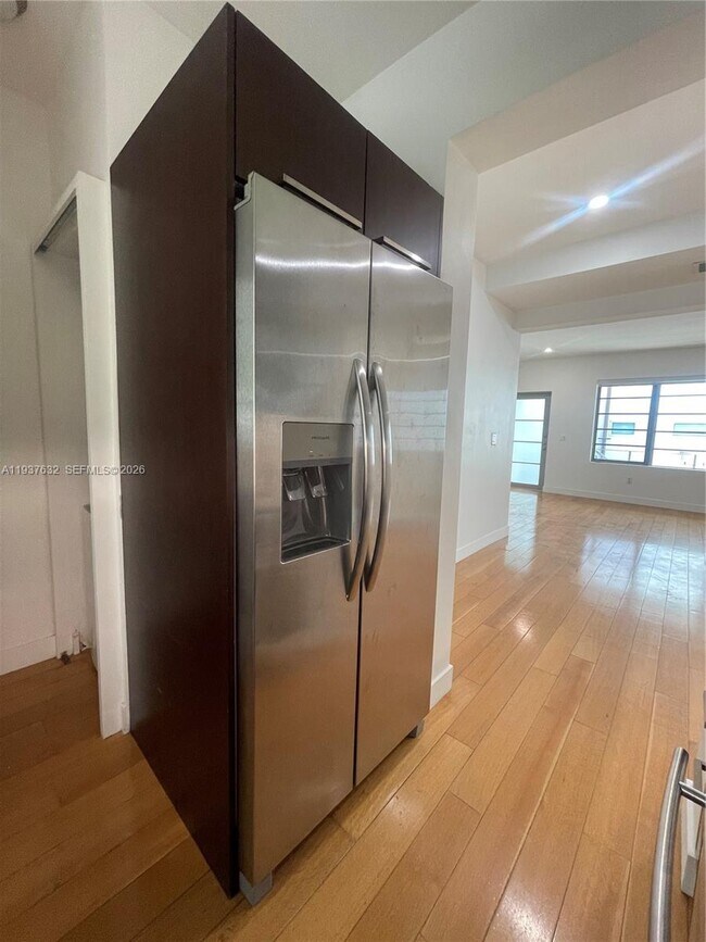 Building Photo - 2021 Meridian Ave