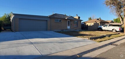 Building Photo - 4 Bedroom newly renovated home in Denver