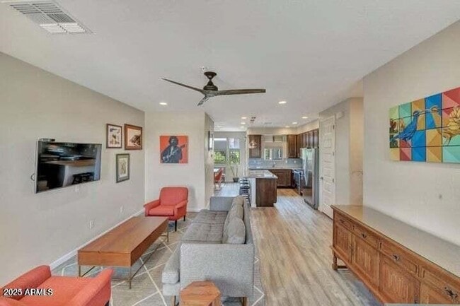 Building Photo - 2090 S Dorsey Ln