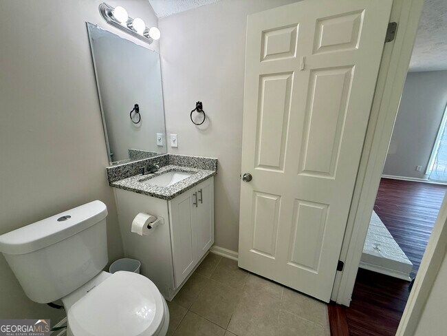 Building Photo - 151 Old Ferry Way