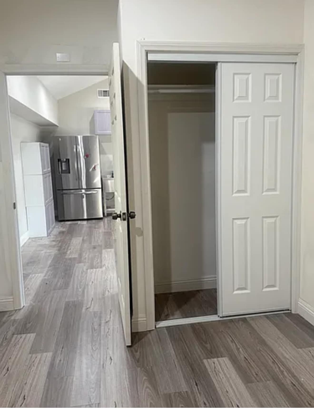 Building Photo - 681 Kenwood St