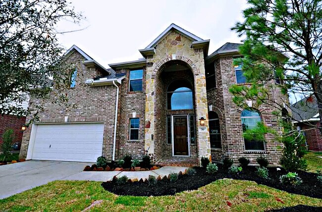 Building Photo - 710 Streamwood Ln