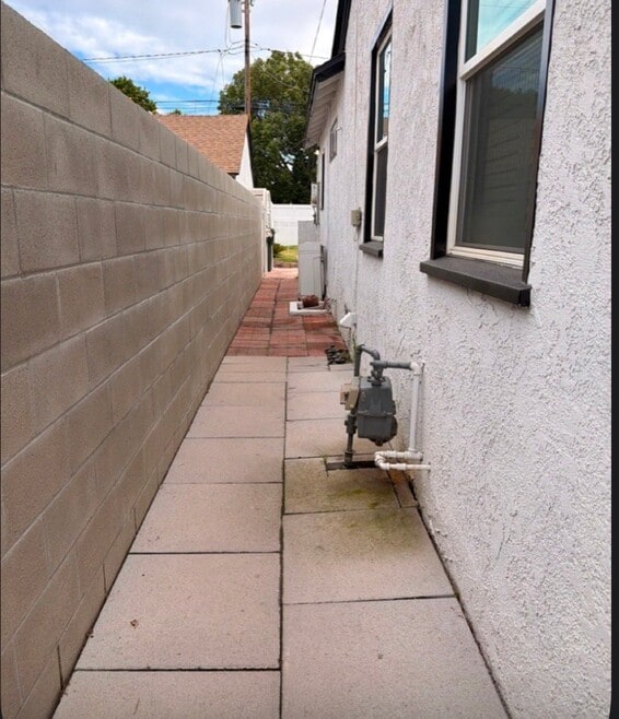 Building Photo - 10614 Shellyfield Rd