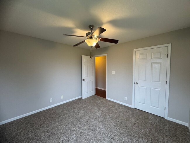 Building Photo - Gorgeous Single Family Home in Clarksville