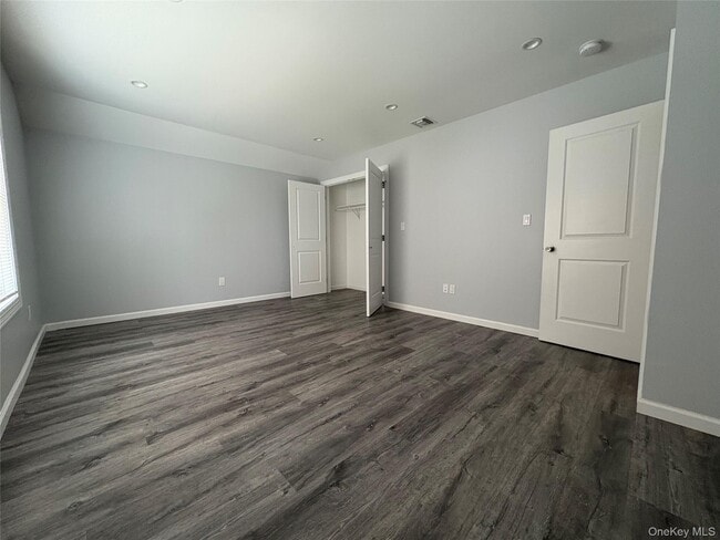 Building Photo - 17 Dunes Ln