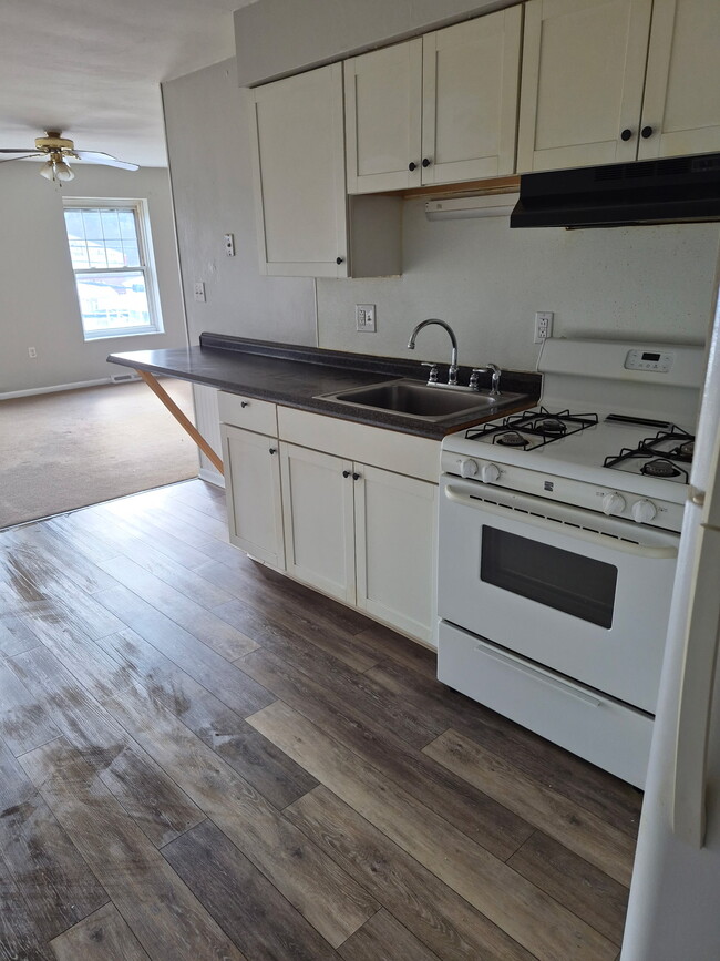 Building Photo - Bridge Street