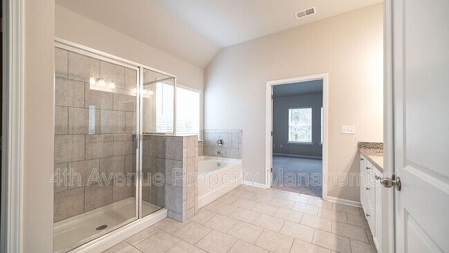 Building Photo - 209 Paxton LN