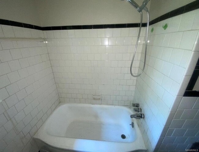 Building Photo - 2454 Spruce Curve