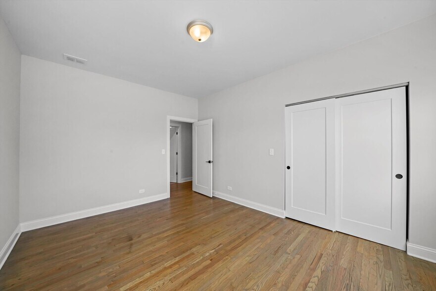 Building Photo - 3409 W Fullerton Ave