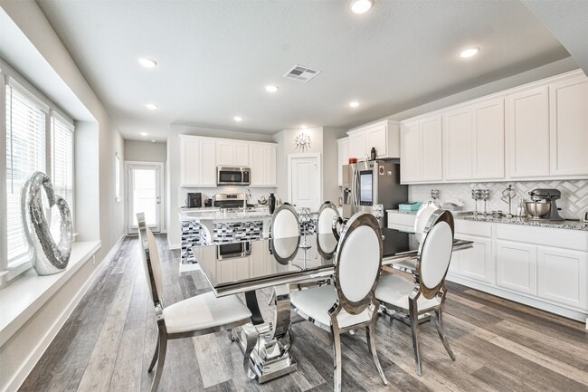 Building Photo - 15775 Cairnwell Bend Dr